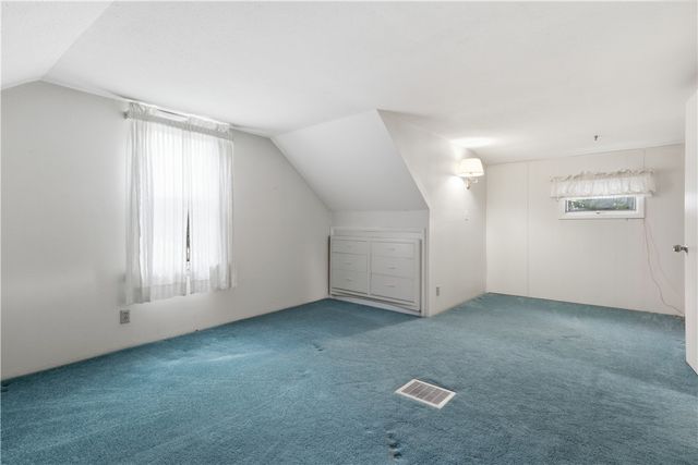 27 Meadow View Dr Lane, Penfield, NY 14526