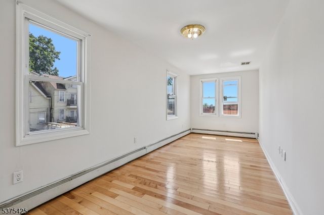 45 Katz Ave, Paterson City, NJ 07522