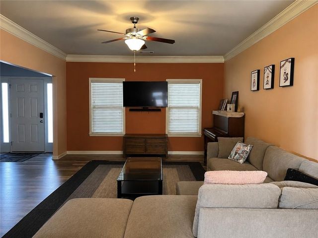 2526 Olney Falls Drive, Braselton, GA 30517