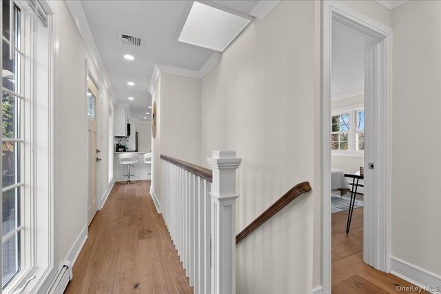 27 Valley Avenue, Locust Valley, NY 11560