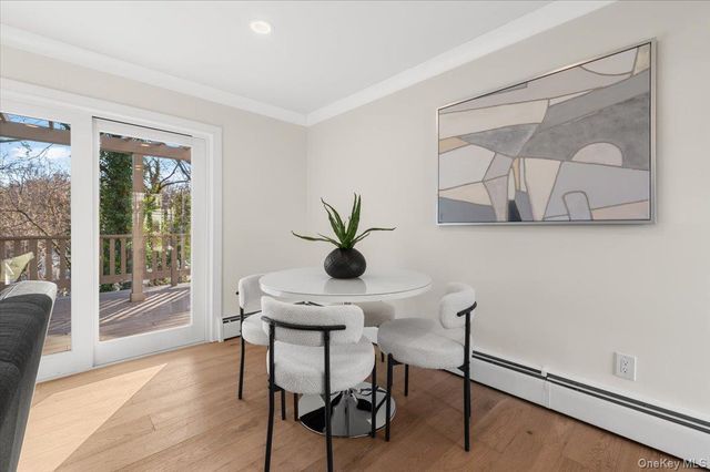 27 Valley Avenue, Locust Valley, NY 11560