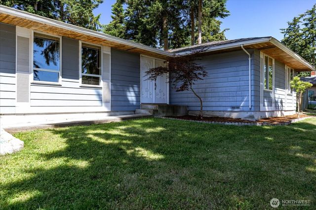 2473 Olympic Drive, Oak Harbor, WA 98277