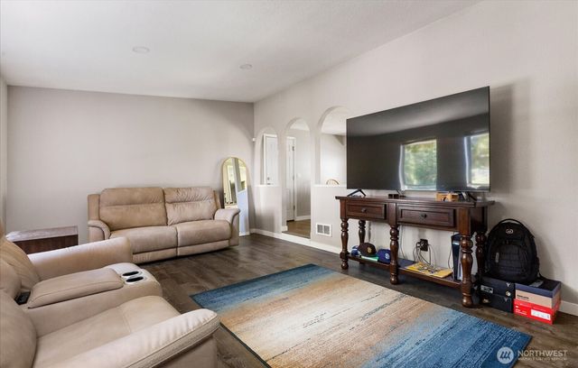 2473 Olympic Drive, Oak Harbor, WA 98277