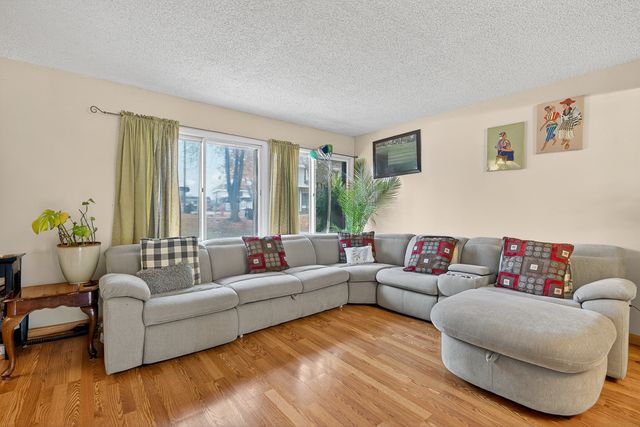 5525 Pebblebeach Drive, Hanover Park, IL 60133