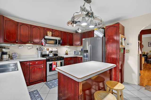 5525 Pebblebeach Drive, Hanover Park, IL 60133