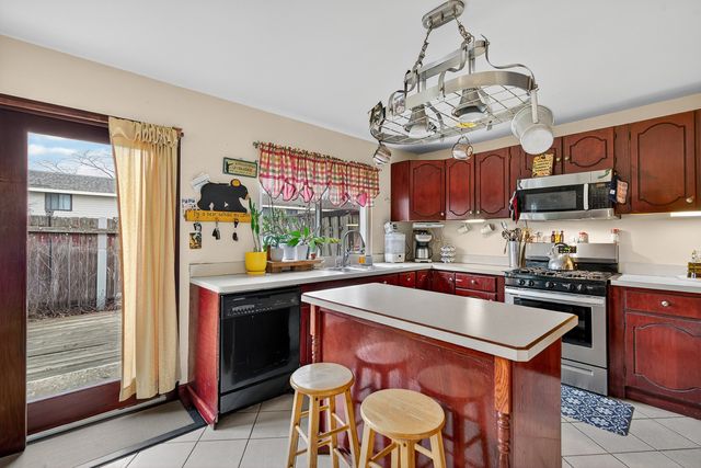 5525 Pebblebeach Drive, Hanover Park, IL 60133