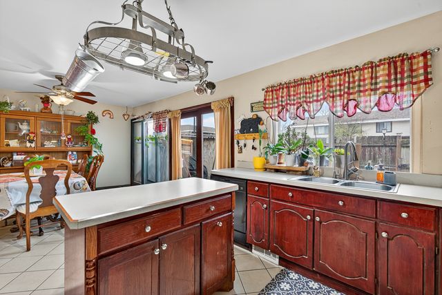 5525 Pebblebeach Drive, Hanover Park, IL 60133