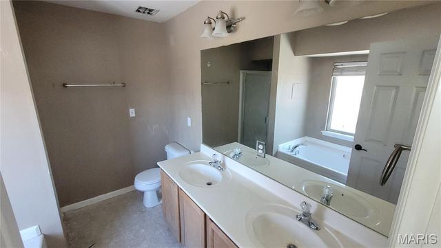 25 Owls Rest Court, Winfield, MO 63389