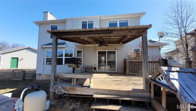 25 Owls Rest Court, Winfield, MO 63389