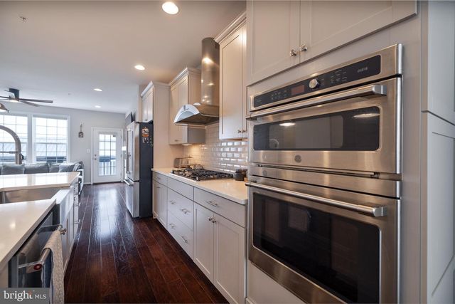 1209 BERRY ST, Baltimore, MD 21211