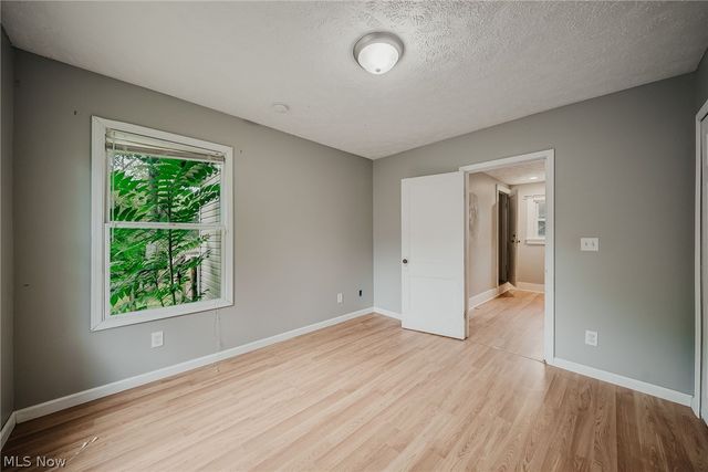 2821 Nesmith Lake Boulevard, Akron, OH 44314