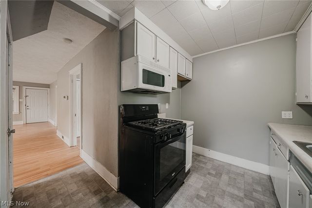 2821 Nesmith Lake Boulevard, Akron, OH 44314