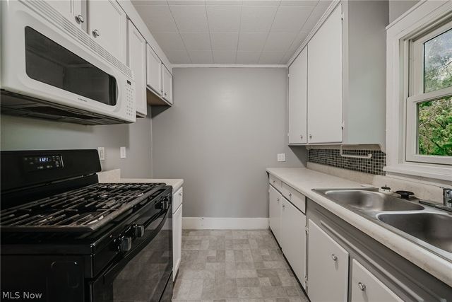 2821 Nesmith Lake Boulevard, Akron, OH 44314