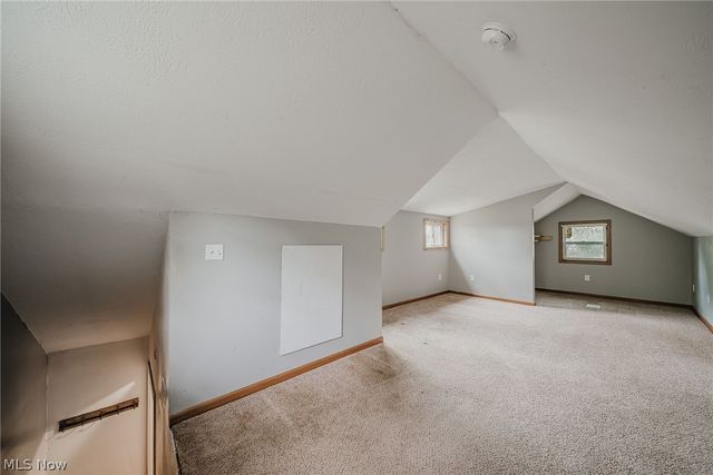2821 Nesmith Lake Boulevard, Akron, OH 44314