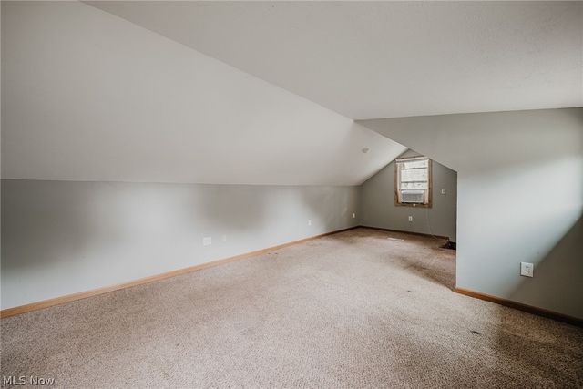 2821 Nesmith Lake Boulevard, Akron, OH 44314