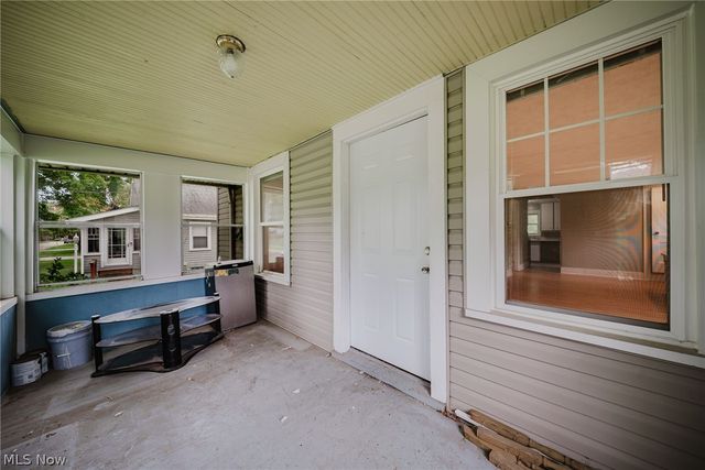 2821 Nesmith Lake Boulevard, Akron, OH 44314