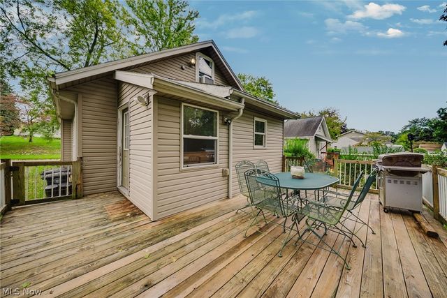 2821 Nesmith Lake Boulevard, Akron, OH 44314
