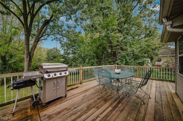2821 Nesmith Lake Boulevard, Akron, OH 44314
