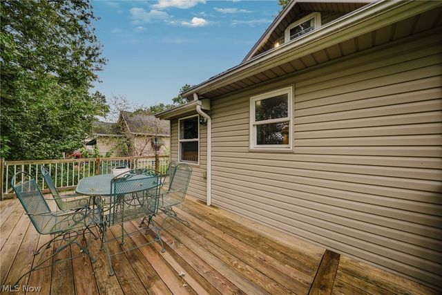 2821 Nesmith Lake Boulevard, Akron, OH 44314