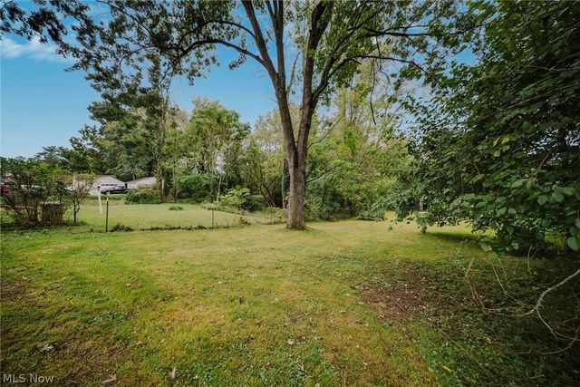 2821 Nesmith Lake Boulevard, Akron, OH 44314