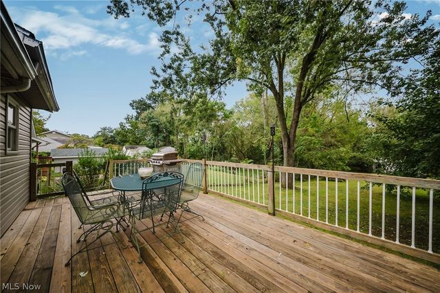 2821 Nesmith Lake Boulevard, Akron, OH 44314
