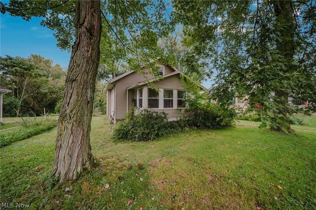 2821 Nesmith Lake Boulevard, Akron, OH 44314