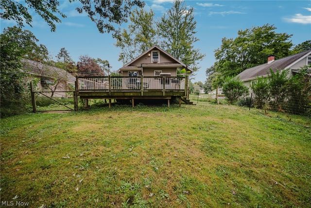 2821 Nesmith Lake Boulevard, Akron, OH 44314