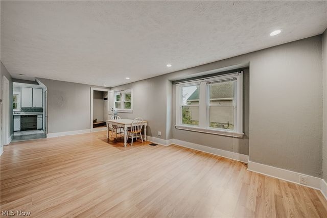 2821 Nesmith Lake Boulevard, Akron, OH 44314