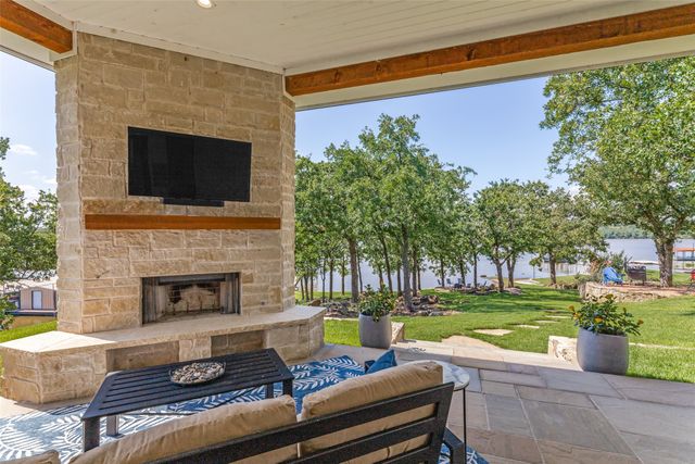 1757 Country Club Road, Bowie, TX 76230