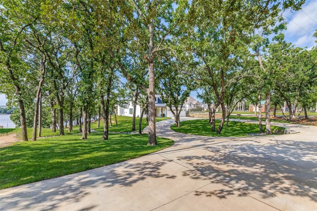 1757 Country Club Road, Bowie, TX 76230