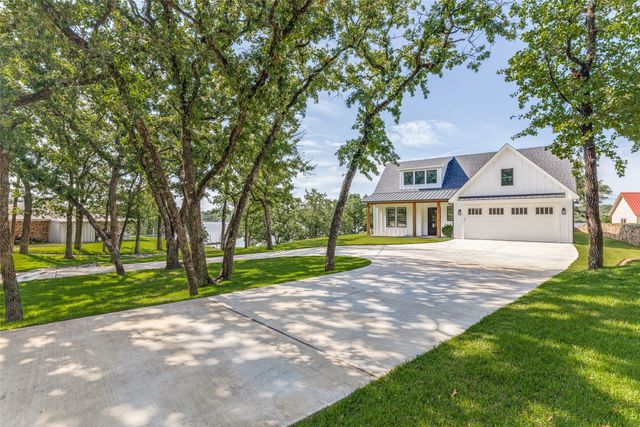 1757 Country Club Road, Bowie, TX 76230