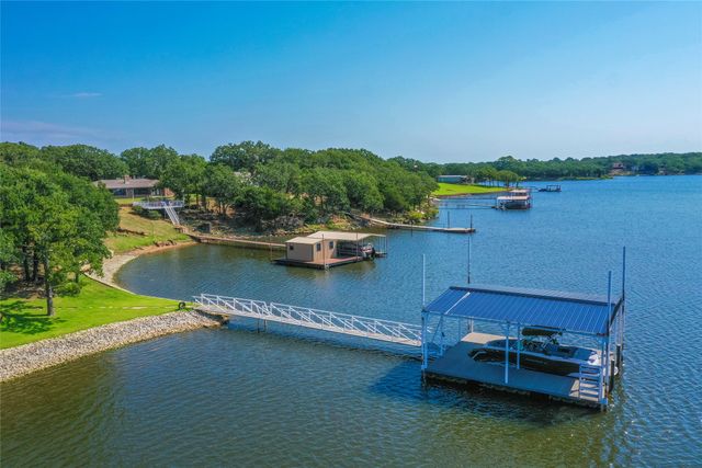 1757 Country Club Road, Bowie, TX 76230