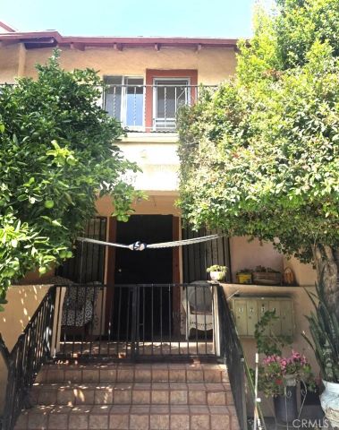 1437 Bonnie Brae Street, Los Angeles, CA 90006