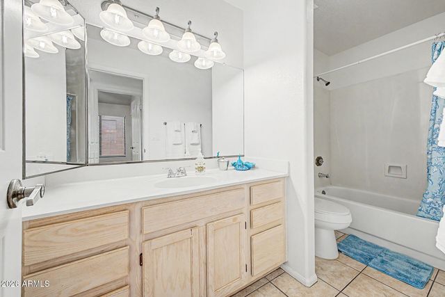 246 E VAUGHN Avenue, Gilbert, AZ 85234