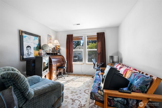 6937 Jericho Ln SW, Olympia, WA 98512
