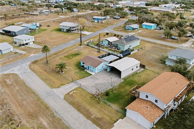 117 Pompano Dr, Rockport, TX 78382