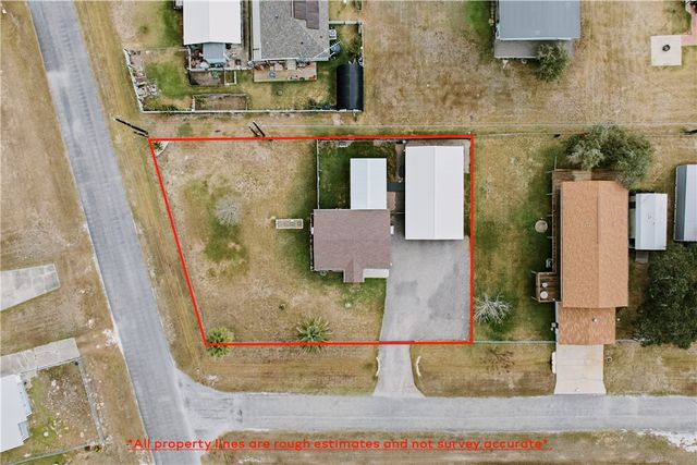 117 Pompano Dr, Rockport, TX 78382