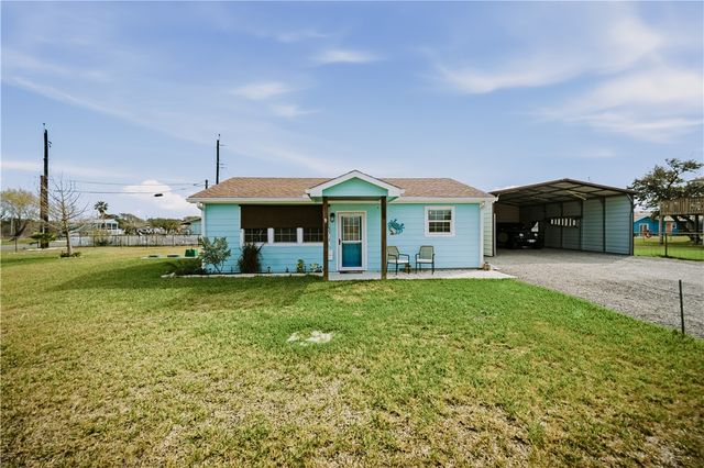 117 Pompano Dr, Rockport, TX 78382