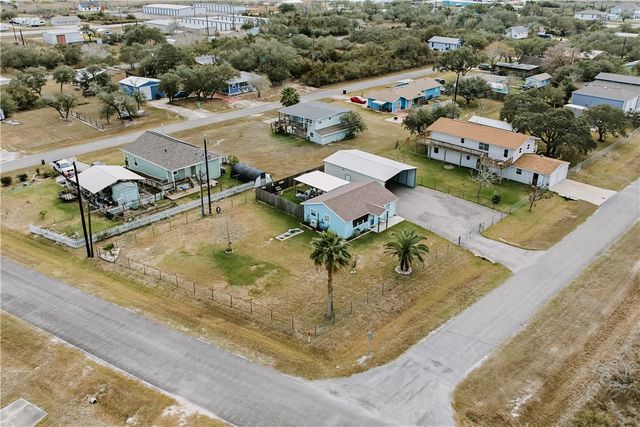 117 Pompano Dr, Rockport, TX 78382