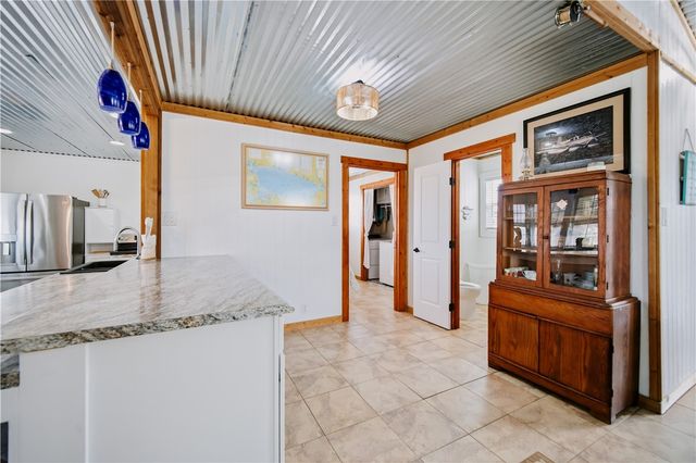 117 Pompano Dr, Rockport, TX 78382