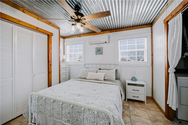 117 Pompano Dr, Rockport, TX 78382