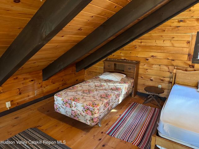 125 W Stoner Lake Road, Caroga, NY 12032