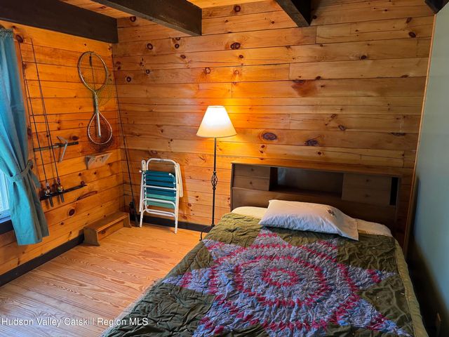 125 W Stoner Lake Road, Caroga, NY 12032