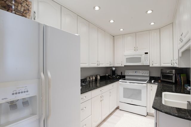 2840 S Ocean Boulevard Unit 517, Palm Beach, FL 33480