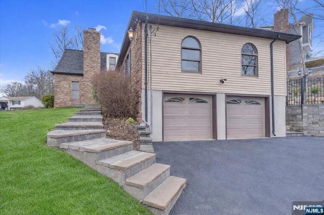 40 Alvin Road, West Milford, NJ 07480