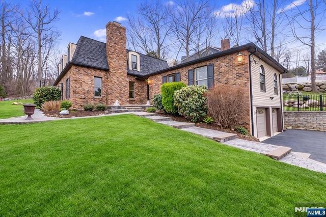 40 Alvin Road, West Milford, NJ 07480