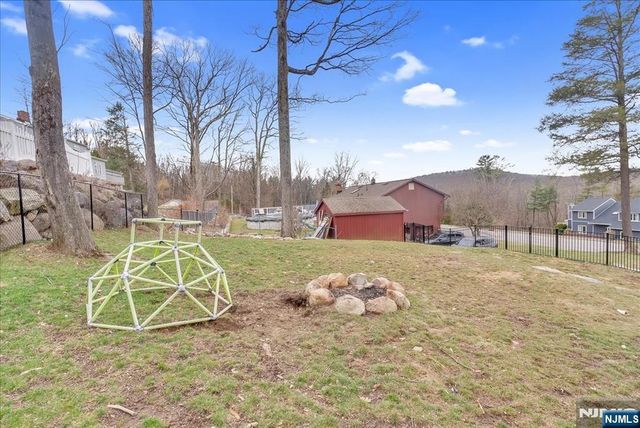 40 Alvin Road, West Milford, NJ 07480