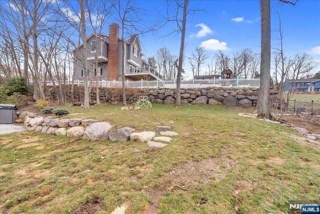 40 Alvin Road, West Milford, NJ 07480