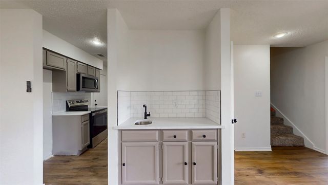 714 Bel Aire Crest, Irving, TX 75061