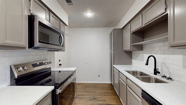 714 Bel Aire Crest, Irving, TX 75061